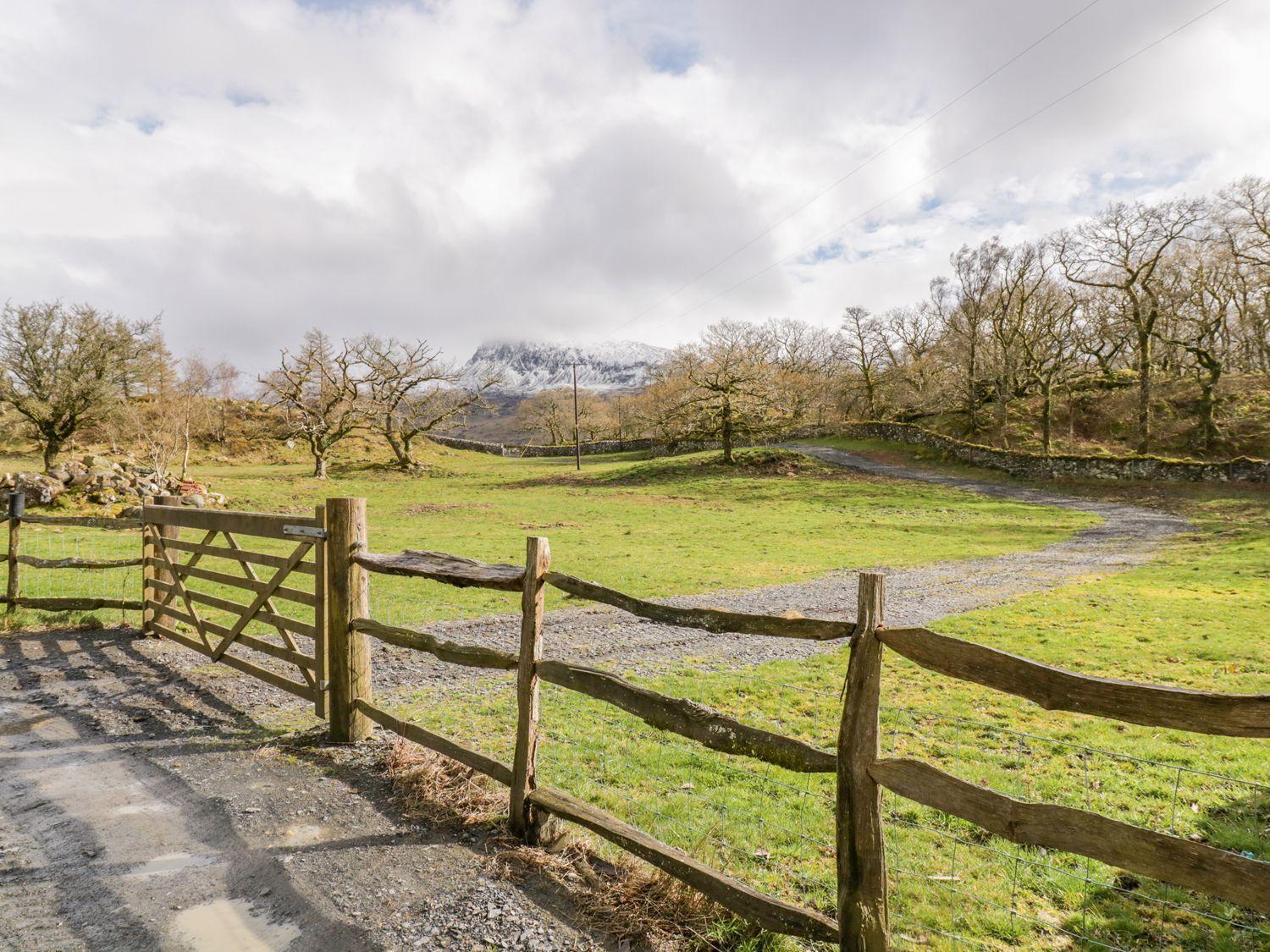 Pandy Farmhouse - Panoramic Mountain Views Within Snowdonia'S National Park - 4X4 Recommended Dolgellau Exterior photo